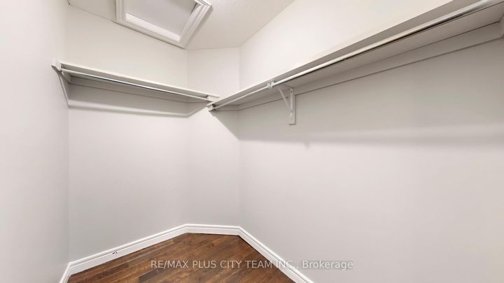 Photo 19 at 4 Slessor Lane, Bram East, Brampton