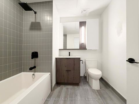 Photo 8 at 925 - 5 Defries Street, Regent Park, Toronto