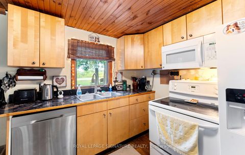 Photo 4 at 17 Mustard Street, Rural Uxbridge, Uxbridge