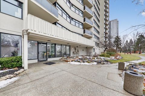 Photo 2 at 1909 - 100 Echo PT, L'Amoreaux, Toronto
