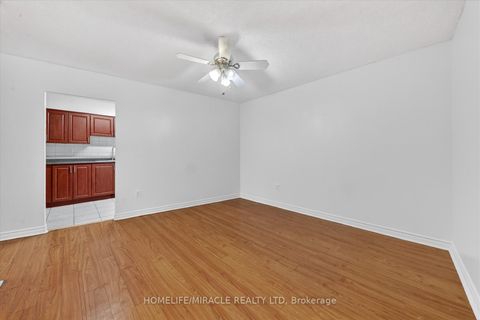 Photo 8 at 1909 - 100 Echo PT, L'Amoreaux, Toronto