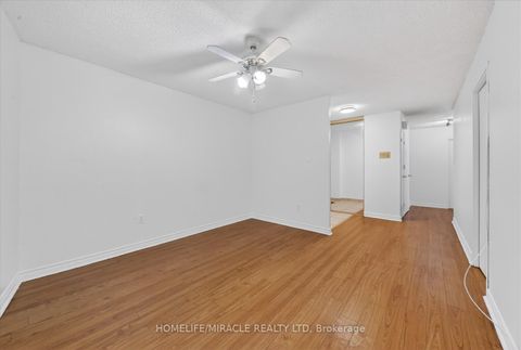 Photo 9 at 1909 - 100 Echo PT, L'Amoreaux, Toronto