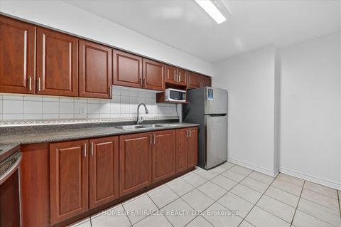 Photo 11 at 1909 - 100 Echo PT, L'Amoreaux, Toronto