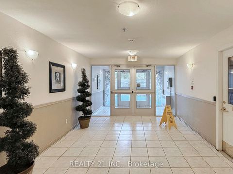 Photo 4 at 123 - 684 Warden Avenue, Birchmount, Toronto