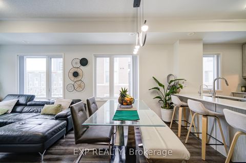 Photo 8 at TH210 - 131 Honeycrisp Crescent, Vaughan Corporate Centre, Vaughan