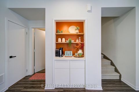 Photo 16 at TH210 - 131 Honeycrisp Crescent, Vaughan Corporate Centre, Vaughan