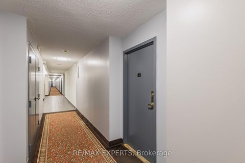 Photo 4 at 1603 - 10 Markbrook Lane, Jamestown, Toronto