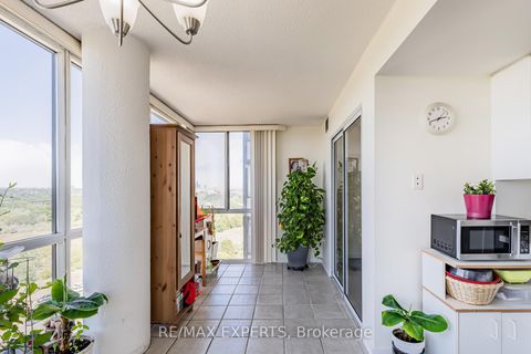 Photo 16 at 1603 - 10 Markbrook Lane, Jamestown, Toronto