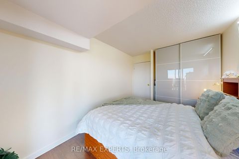 Photo 31 at 1603 - 10 Markbrook Lane, Jamestown, Toronto