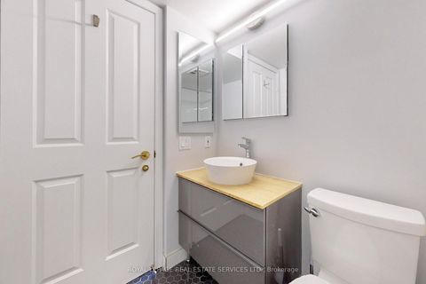 Photo 21 at 901 - 152 St Patrick Street, Chinatown, Toronto