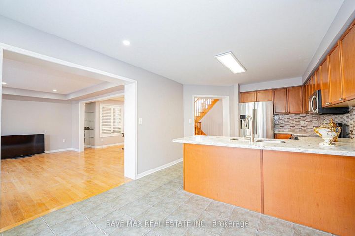 Photo 13 at 254 Fandango Drive, Credit Valley, Brampton