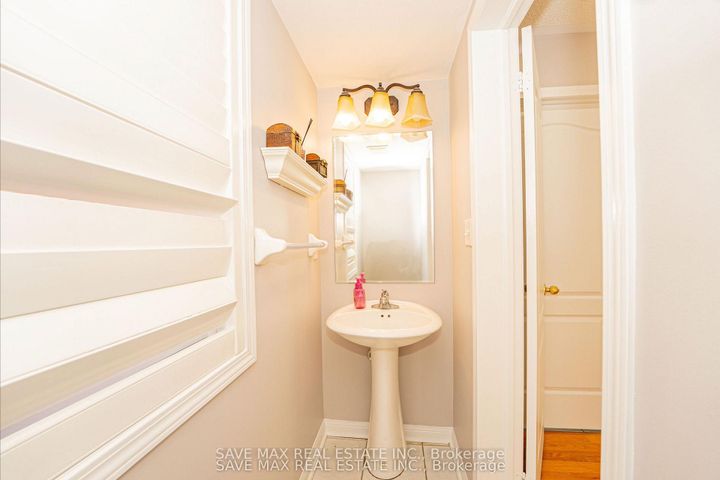 Photo 14 at 254 Fandango Drive, Credit Valley, Brampton