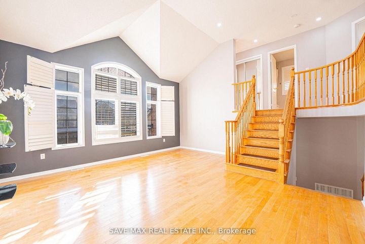 Photo 18 at 254 Fandango Drive, Credit Valley, Brampton