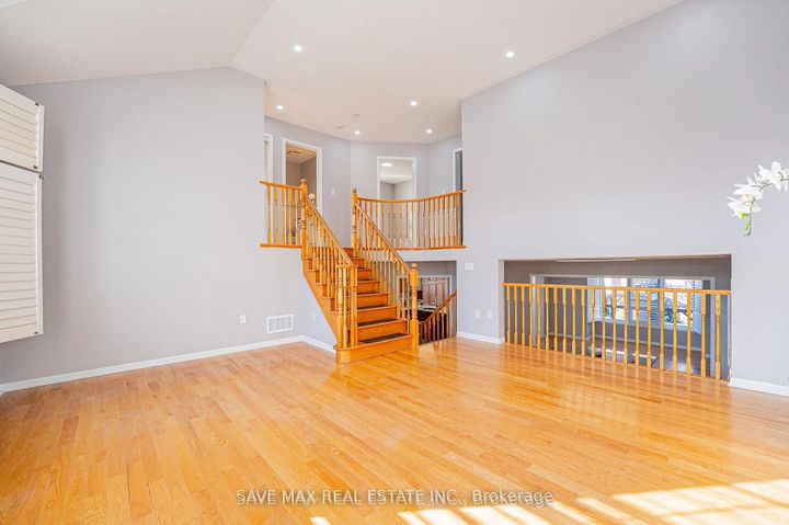 Photo 19 at 254 Fandango Drive, Credit Valley, Brampton