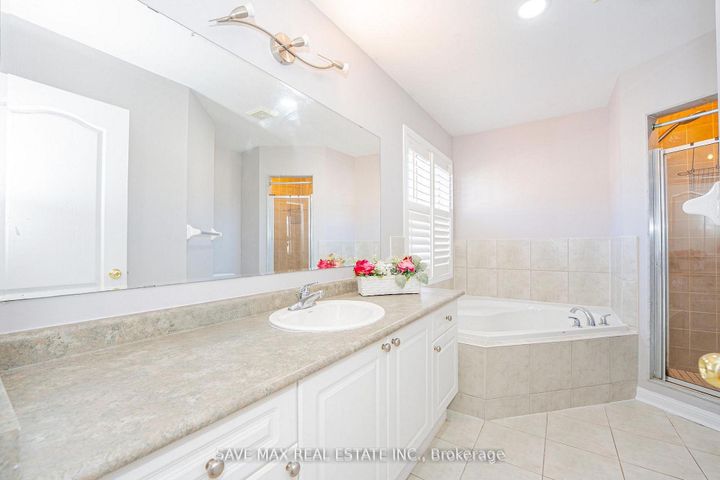 Photo 24 at 254 Fandango Drive, Credit Valley, Brampton