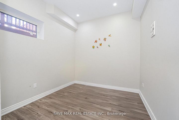 Photo 40 at 254 Fandango Drive, Credit Valley, Brampton