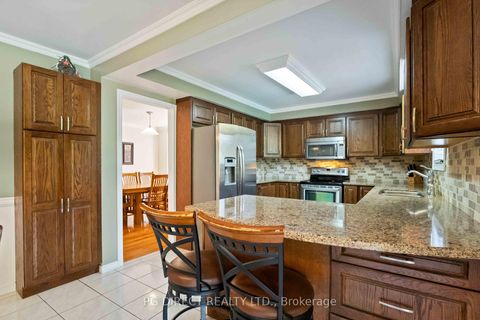 Photo 7 at 44 Henderson Drive, Pringle Creek, Whitby