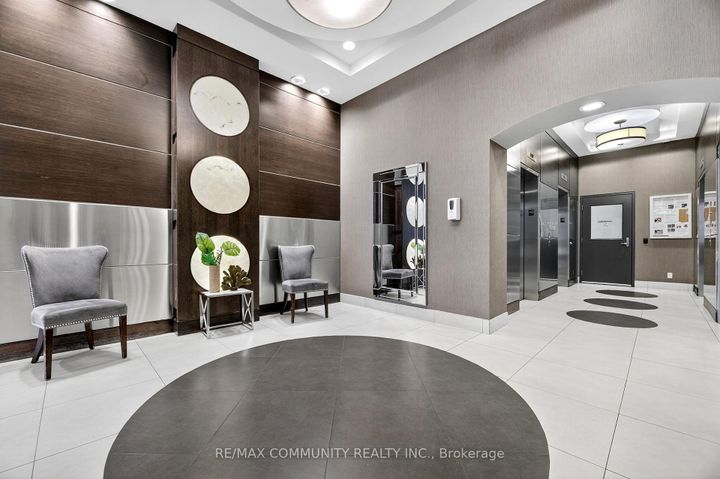 Photo 4 at 2010 - 25 Town Centre Court, Bendale, Toronto