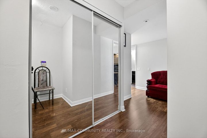 Photo 5 at 2010 - 25 Town Centre Court, Bendale, Toronto