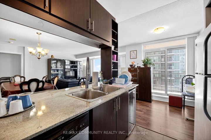 Photo 11 at 2010 - 25 Town Centre Court, Bendale, Toronto