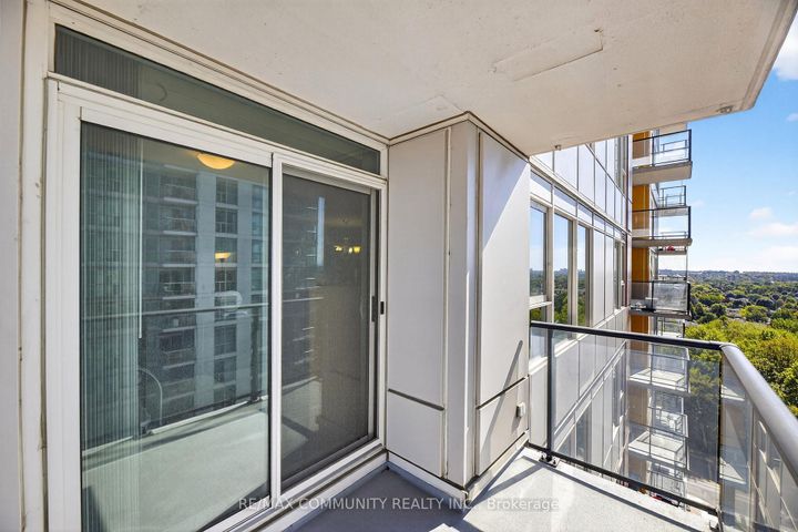 Photo 13 at 2010 - 25 Town Centre Court, Bendale, Toronto