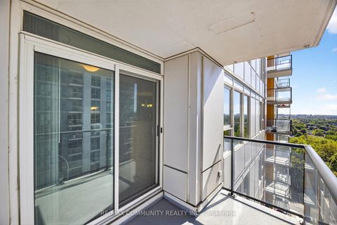 Photo 13 at 2010 - 25 Town Centre Court, Bendale, Toronto