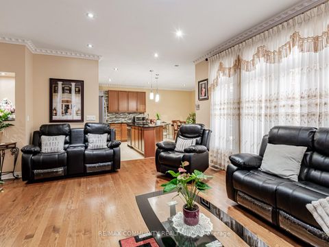 Photo 8 at 27 Windyton Avenue, Cornell, Markham