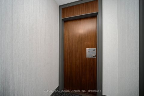 Photo 3 at 302 - 1 Elm Drive, City Centre, Mississauga