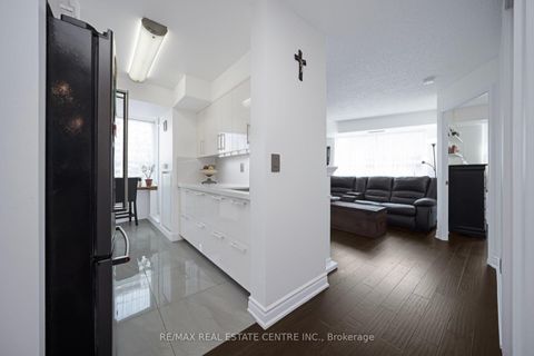 Photo 10 at 302 - 1 Elm Drive, City Centre, Mississauga