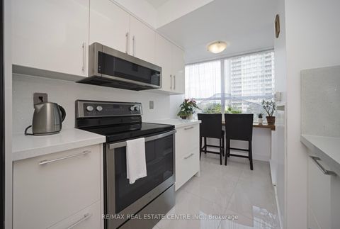 Photo 12 at 302 - 1 Elm Drive, City Centre, Mississauga