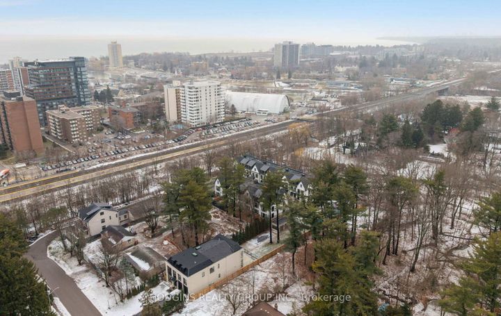 Photo 40 at 4 - 1136 Mona Road, Mineola, Mississauga