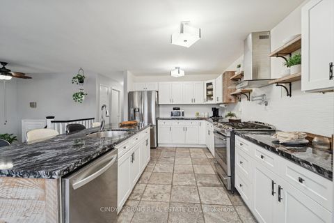 Photo 6 at 7 Empire Crescent, Courtice, Clarington