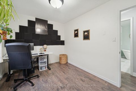 Photo 10 at 7 Empire Crescent, Courtice, Clarington