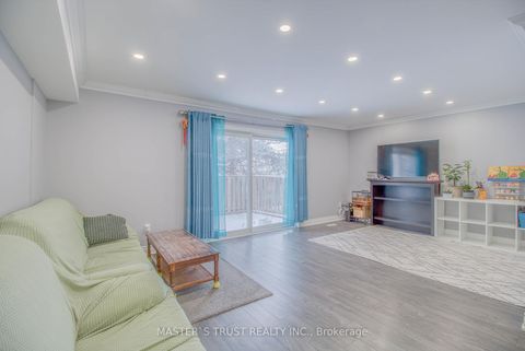 Photo 4 at 20 - 15 Brimwood Boulevard, Agincourt North, Toronto