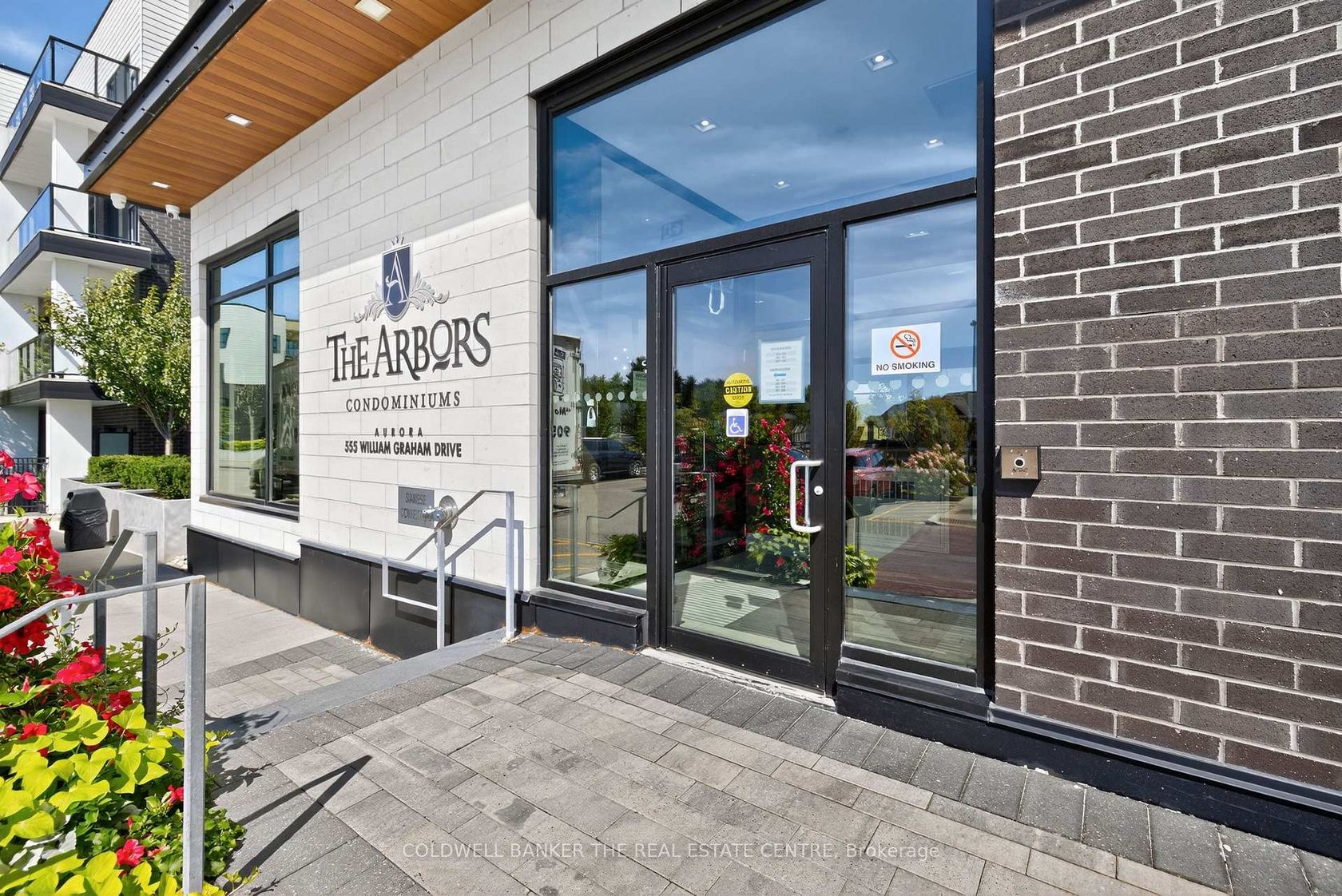 351 - 555 William Graham Drive, Rural Aurora, Aurora photo 1