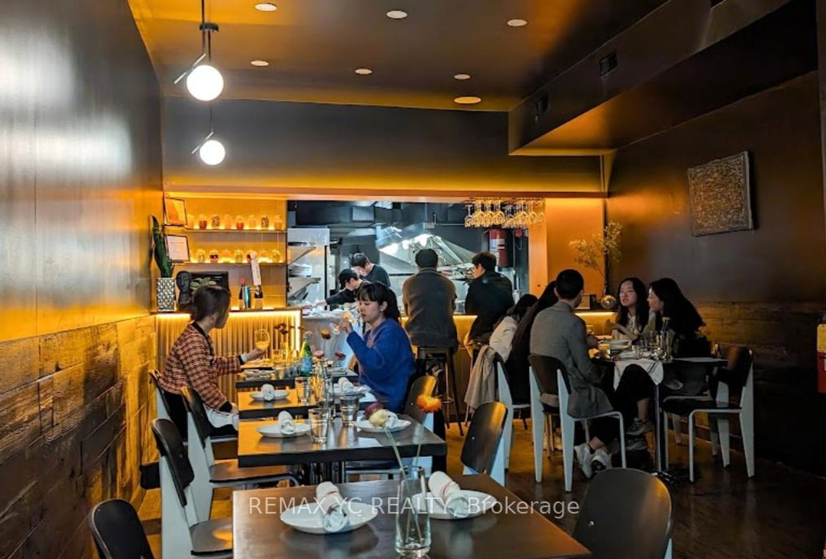 646 Queen Street W, Bellwoods, Toronto photo number 2