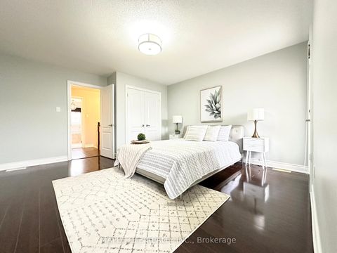 Photo 25 at 5 Hayes Lane, Willowdale East, Toronto