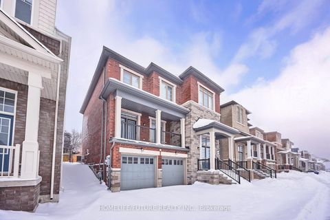 Photo 7 at 23 Faimira Avenue, Keswick South, Georgina