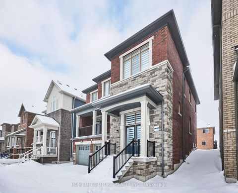 Photo 8 at 23 Faimira Avenue, Keswick South, Georgina