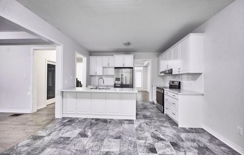 Photo 12 at 23 Faimira Avenue, Keswick South, Georgina