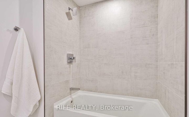 Photo 2 at 1504 - 15 Holmes Avenue, Willowdale East, Toronto