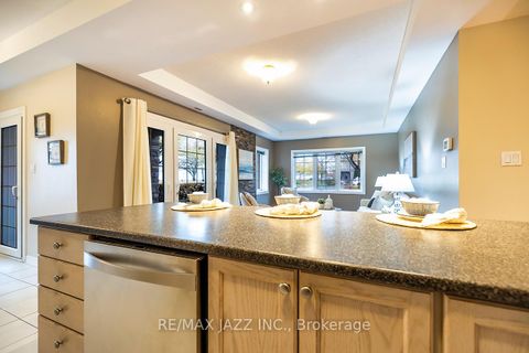 Photo 14 at 102 - 375 Lakebreeze Drive, Newcastle, Clarington