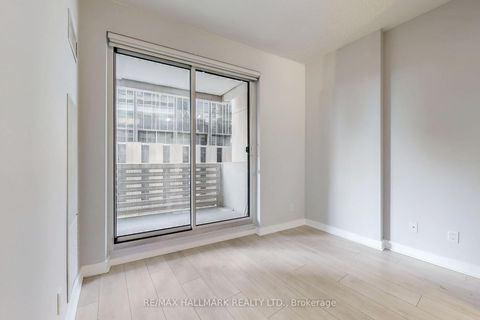 Photo 5 at 313 - 2221 Yonge Street, Mount Pleasant West, Toronto