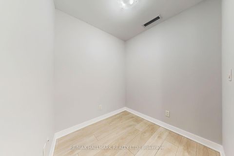 Photo 10 at 313 - 2221 Yonge Street, Mount Pleasant West, Toronto