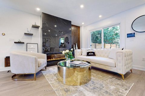 Photo 3 at 42 Coventry Court, Crosby, Richmond Hill