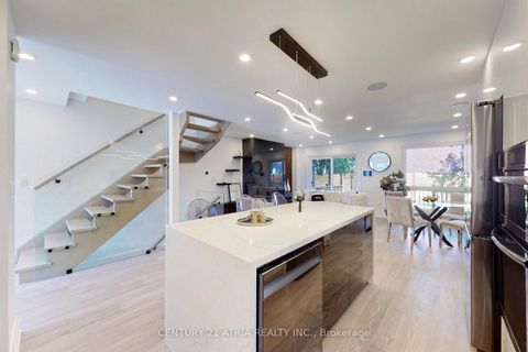 Photo 7 at 42 Coventry Court, Crosby, Richmond Hill