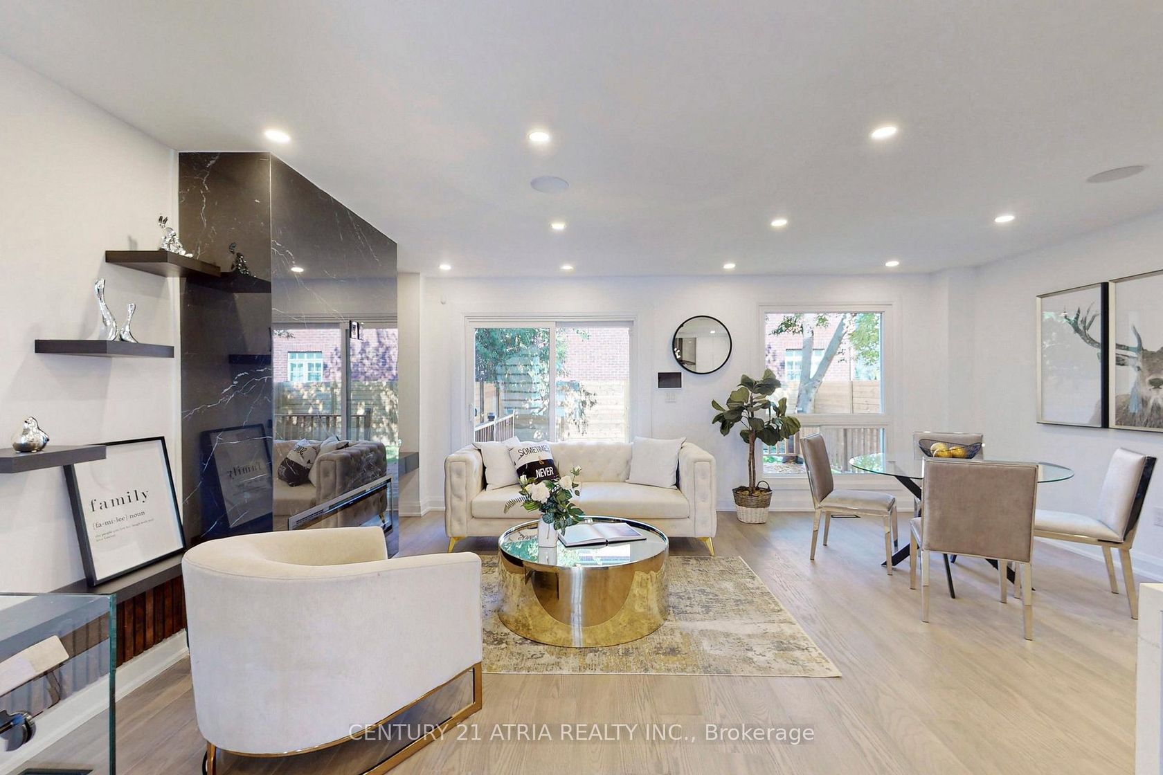 42 Coventry Court, Crosby, Richmond Hill photo 5