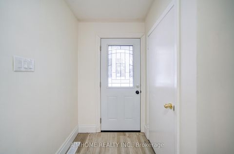 Photo 4 at 222 Richmond Street, Mill Pond, Richmond Hill