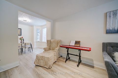 Photo 13 at 222 Richmond Street, Mill Pond, Richmond Hill