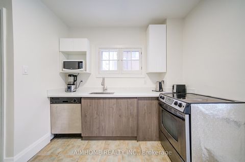 Photo 18 at 222 Richmond Street, Mill Pond, Richmond Hill